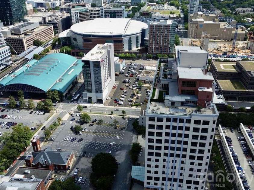 222 Caldwell Street, Charlotte, NC 28202.  MLS# CAR4299365, YatesRealty ID 5956. 