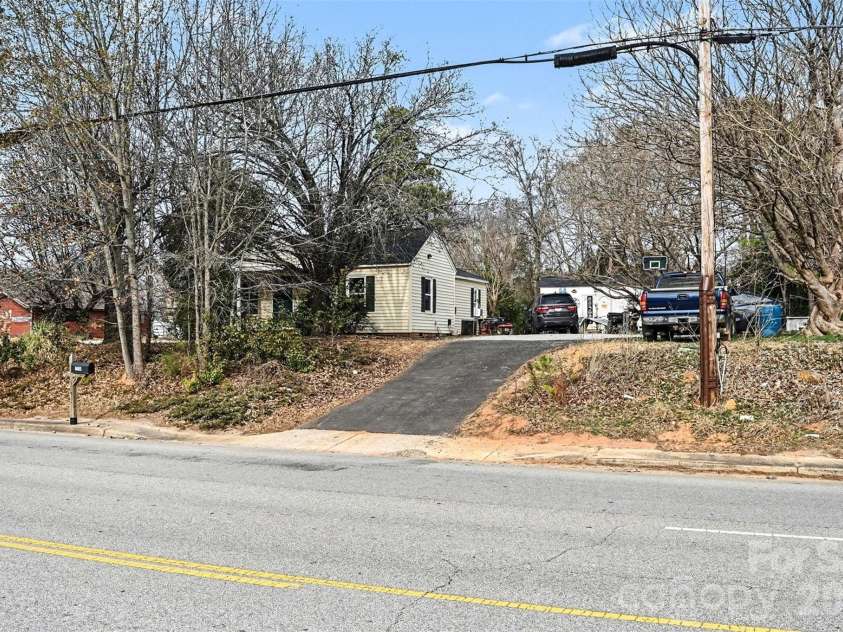 1477 Flat Creek Road, Lancaster, SC 29720.  MLS# CAR4334461, YatesRealty ID 5957. 
