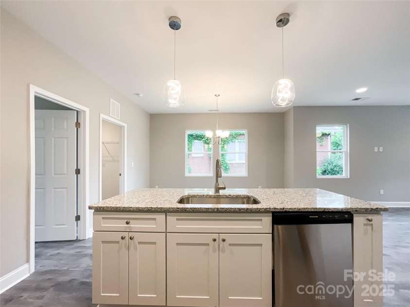 712 Washington Street, Shelby, NC 28150.  MLS# CAR4247594, YatesRealty ID 5957. 