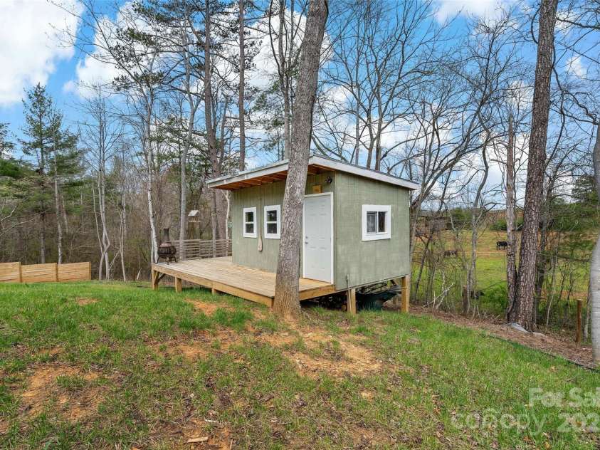 28 Whittier Drive, Alexander, NC 28701.  MLS# CAR4243488, YatesRealty ID 5958. 