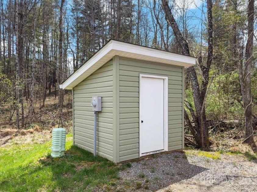 28 Whittier Drive, Alexander, NC 28701.  MLS# CAR4243488, YatesRealty ID 5958. 