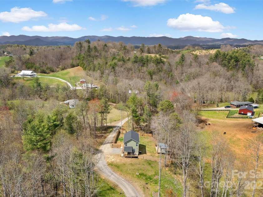 28 Whittier Drive, Alexander, NC 28701.  MLS# CAR4243488, YatesRealty ID 5958. 
