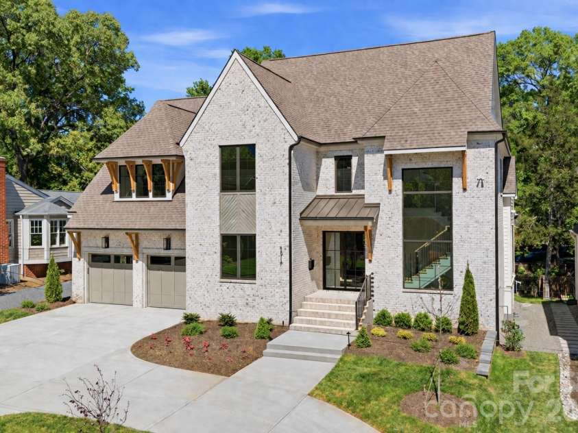 1519 Lynway Drive, Charlotte, NC 28203.  MLS# CAR4298826, YatesRealty ID 596. 