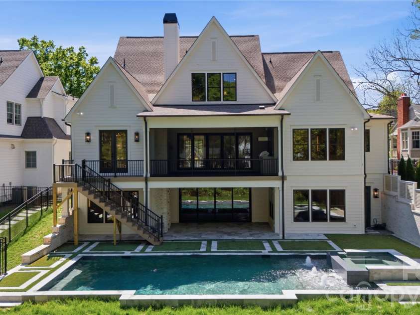 1519 Lynway Drive, Charlotte, NC 28203.  MLS# CAR4298826, YatesRealty ID 596. 