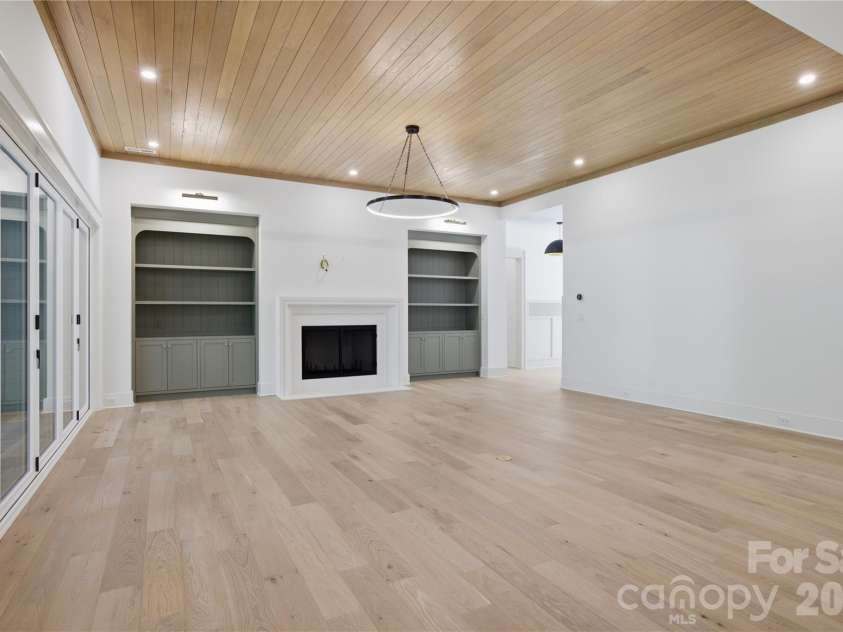 1519 Lynway Drive, Charlotte, NC 28203.  MLS# CAR4298826, YatesRealty ID 596. 
