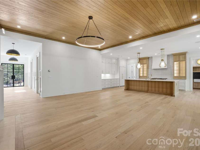 1519 Lynway Drive, Charlotte, NC 28203.  MLS# CAR4298826, YatesRealty ID 596. 