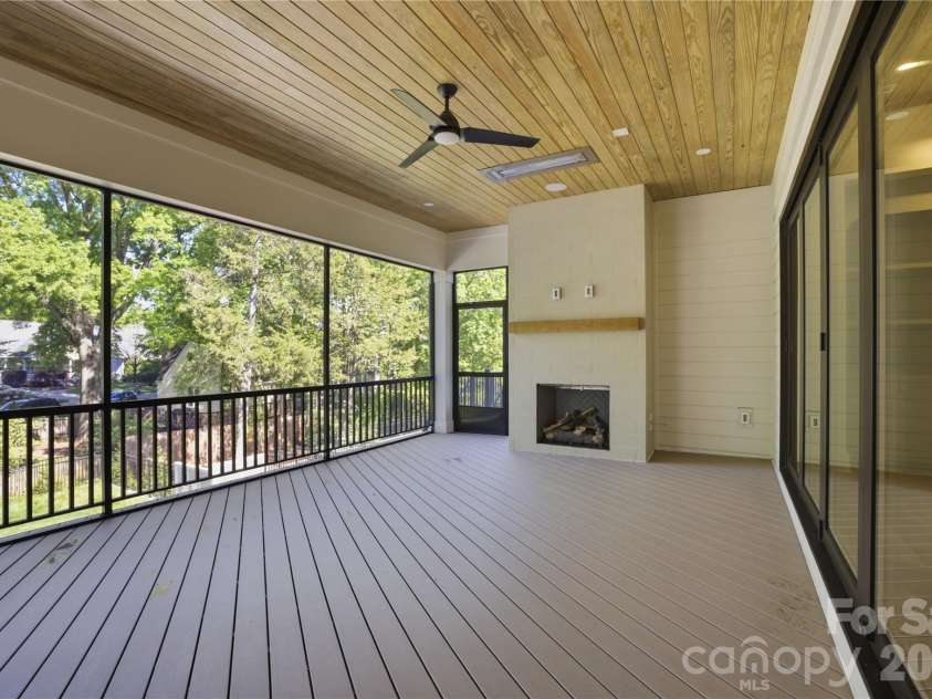 1519 Lynway Drive, Charlotte, NC 28203.  MLS# CAR4298826, YatesRealty ID 596. 