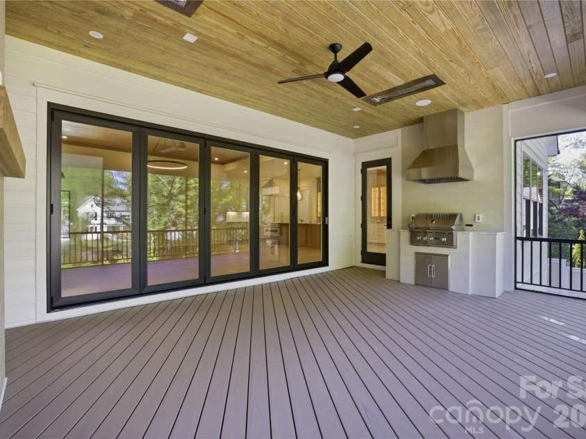 1519 Lynway Drive, Charlotte, NC 28203.  MLS# CAR4298826, YatesRealty ID 596. 