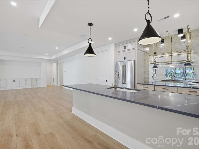 1519 Lynway Drive, Charlotte, NC 28203.  MLS# CAR4298826, YatesRealty ID 596. 