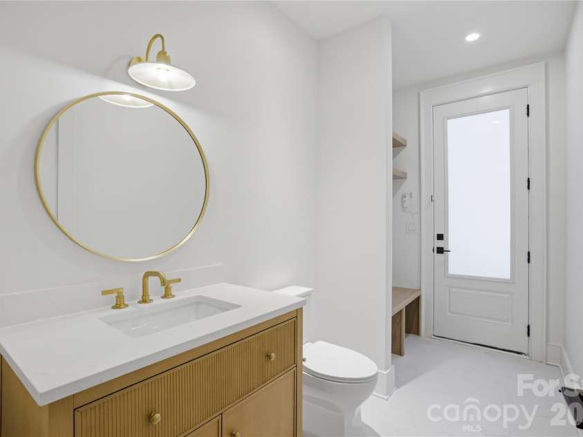 1519 Lynway Drive, Charlotte, NC 28203.  MLS# CAR4298826, YatesRealty ID 596. 