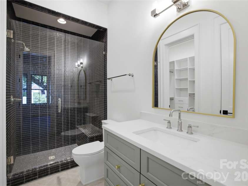 1519 Lynway Drive, Charlotte, NC 28203.  MLS# CAR4298826, YatesRealty ID 596. 