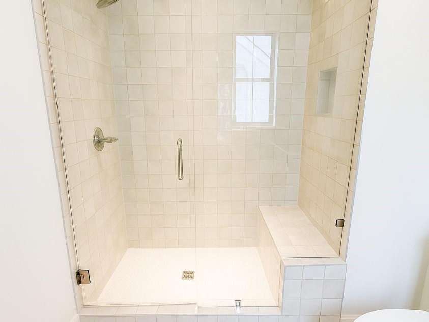 1519 Lynway Drive, Charlotte, NC 28203.  MLS# CAR4298826, YatesRealty ID 596. Certain images have been virtually staged or digitally modified to demonstrate potential layout, furnishings, or finishes. These images are for illustrative purposes only and do not represent current furnishings or complet