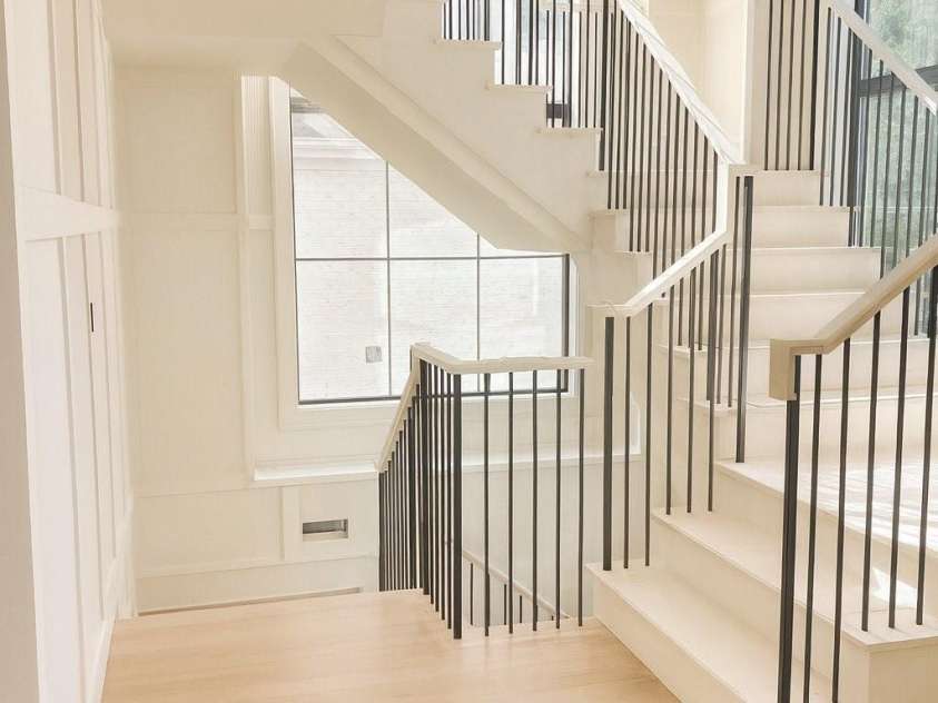 1519 Lynway Drive, Charlotte, NC 28203.  MLS# CAR4298826, YatesRealty ID 596. Certain images have been virtually staged or digitally modified to demonstrate potential layout, furnishings, or finishes. These images are for illustrative purposes only and do not represent current furnishings or complet