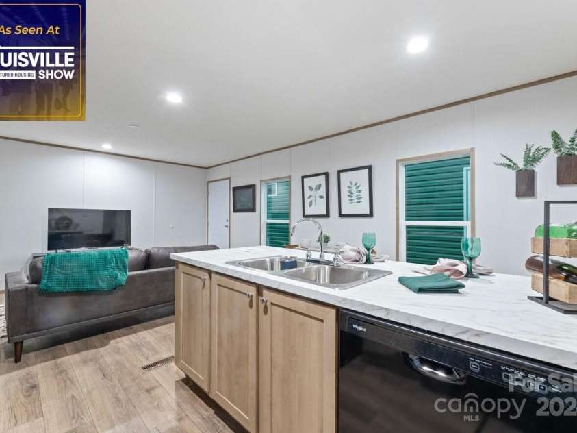 999 River Breeze Drive, Morganton, NC 28655.  MLS# CAR4112961, YatesRealty ID 596. 