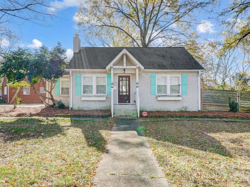 3800 Craig Avenue, Charlotte, NC 28211.  MLS# CAR4226664, YatesRealty ID 5960. 