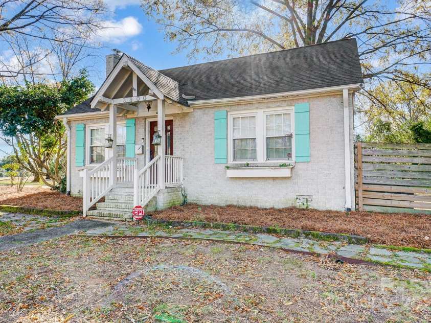 3800 Craig Avenue, Charlotte, NC 28211.  MLS# CAR4226664, YatesRealty ID 5960. 