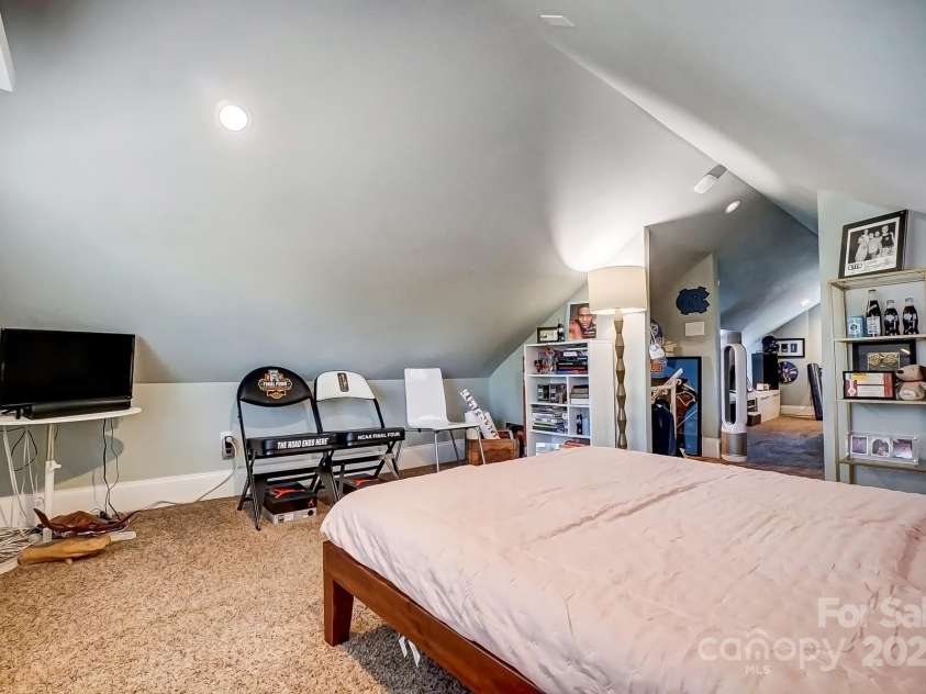 3800 Craig Avenue, Charlotte, NC 28211.  MLS# CAR4226664, YatesRealty ID 5960. 