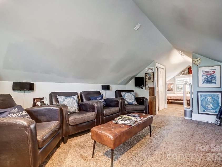 3800 Craig Avenue, Charlotte, NC 28211.  MLS# CAR4226664, YatesRealty ID 5960. 