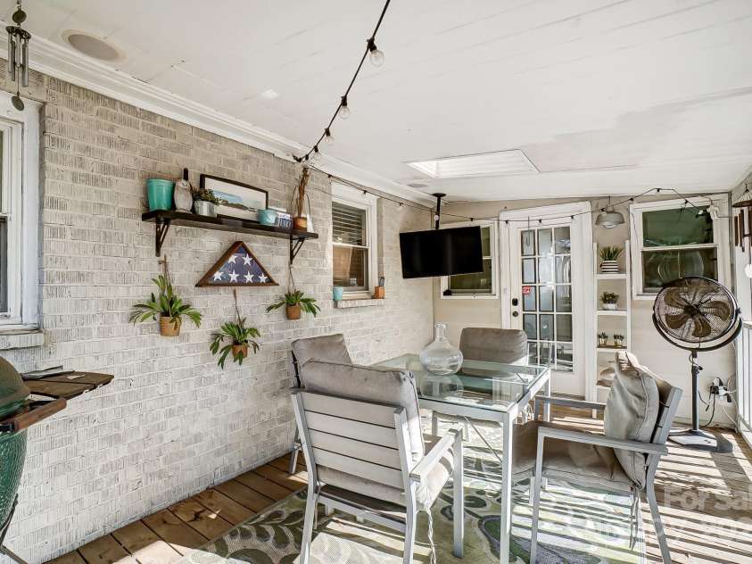 3800 Craig Avenue, Charlotte, NC 28211.  MLS# CAR4226664, YatesRealty ID 5960. 