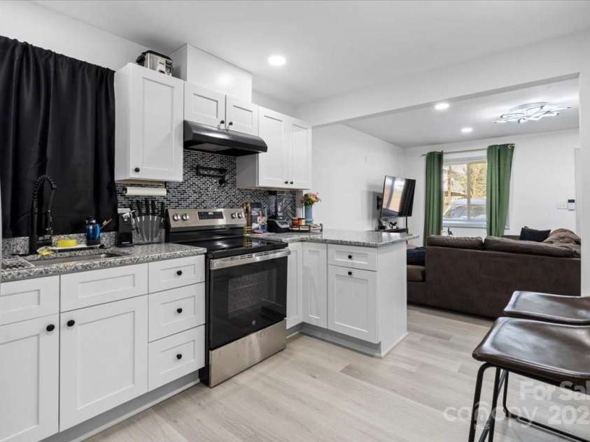 3411 Rogers Street, Charlotte, NC 28208.  MLS# CAR4218190, YatesRealty ID 5961. 