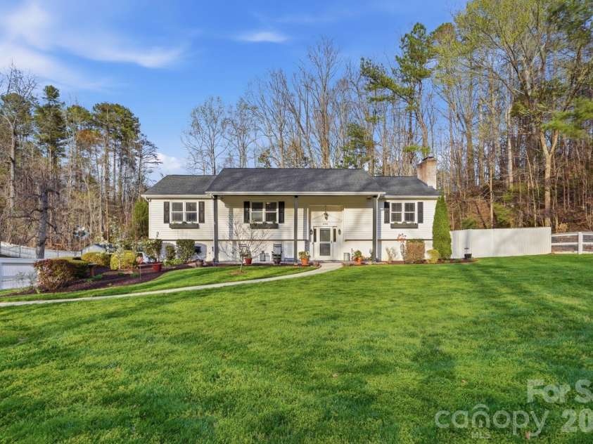 490 Woodend Drive, Concord, NC 28025.  MLS# CAR4357912, YatesRealty ID 5961. 