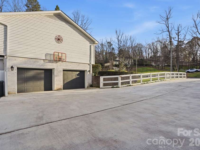 490 Woodend Drive, Concord, NC 28025.  MLS# CAR4357912, YatesRealty ID 5961. 