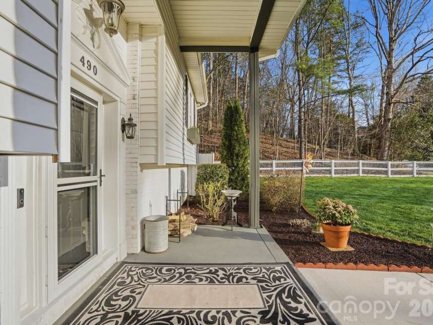 490 Woodend Drive, Concord, NC 28025.  MLS# CAR4357912, YatesRealty ID 5961. 