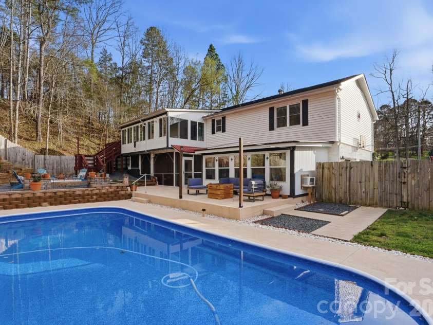 490 Woodend Drive, Concord, NC 28025.  MLS# CAR4357912, YatesRealty ID 5961. 