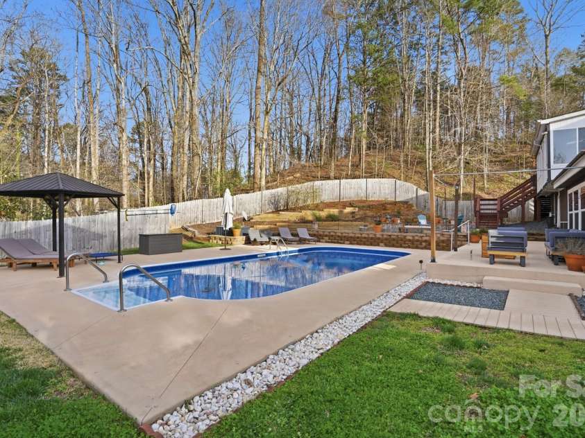 490 Woodend Drive, Concord, NC 28025.  MLS# CAR4357912, YatesRealty ID 5961. 