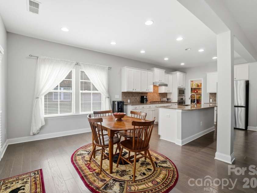 2650 Stonewood View, Kannapolis, NC 28081.  MLS# CAR4331034, YatesRealty ID 5962. Breakfast