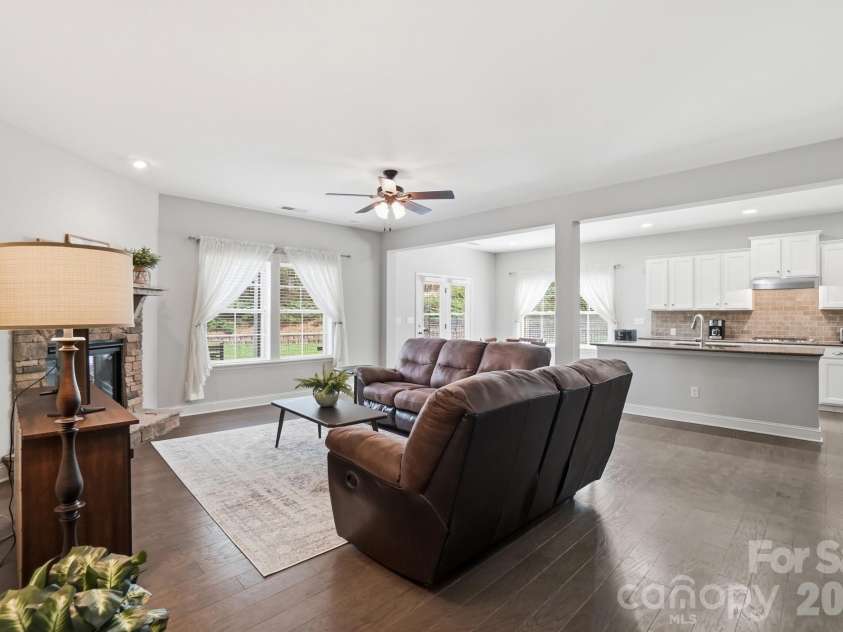 2650 Stonewood View, Kannapolis, NC 28081.  MLS# CAR4331034, YatesRealty ID 5962. Open Living Space