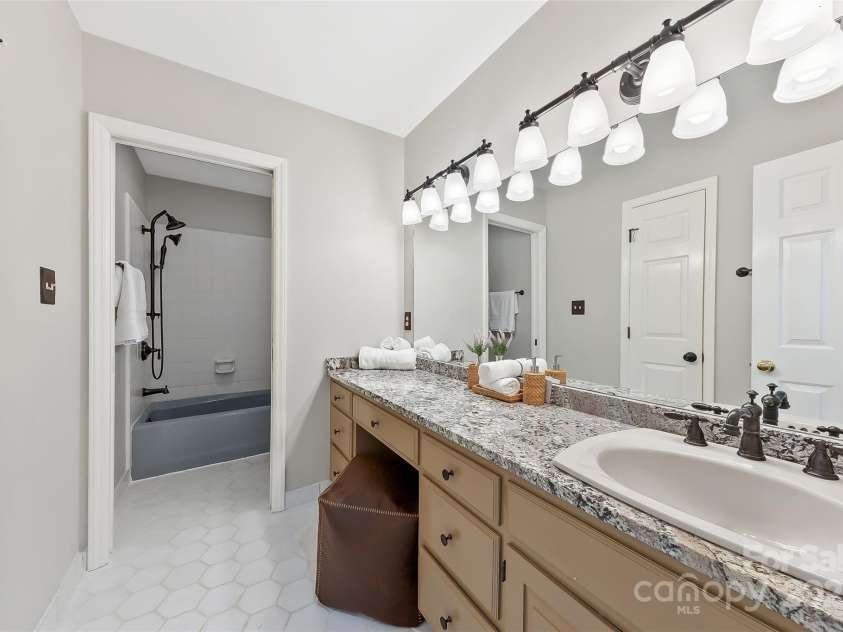 21 Hollyberry Woods, Lake Wylie, SC 29710.  MLS# CAR4241992, YatesRealty ID 5963. Split bedroom plan allows for guests or kids to have the other side of the home!