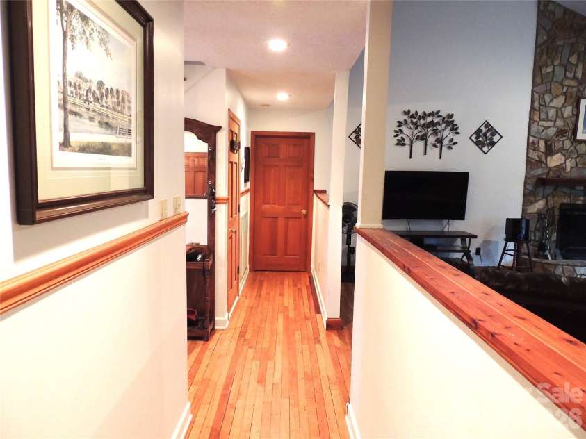 256 Gable Hill Lane, Bostic, NC 28018.  MLS# CAR4342092, YatesRealty ID 5963. Hallway