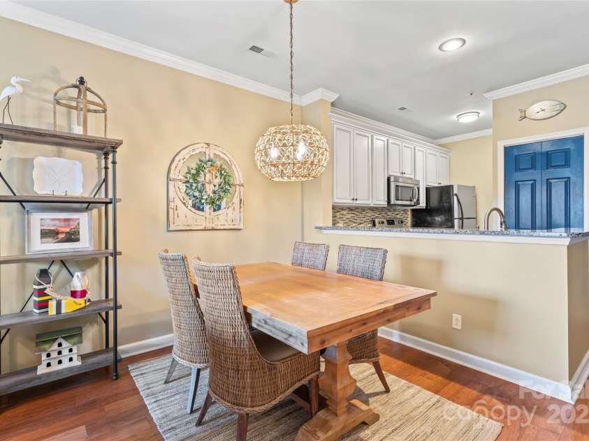 18009 Kings Point Drive, Cornelius, NC 28031.  MLS# CAR4315255, YatesRealty ID 5964. 