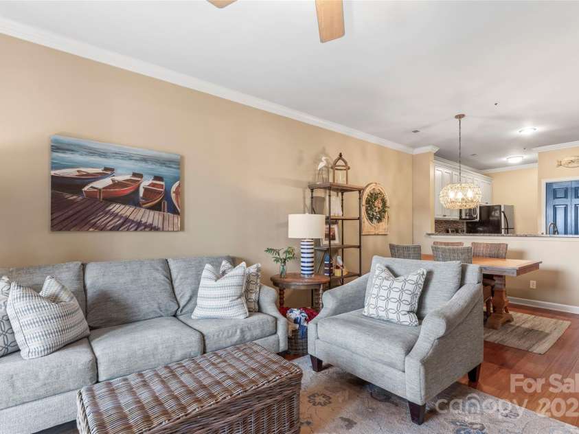 18009 Kings Point Drive, Cornelius, NC 28031.  MLS# CAR4315255, YatesRealty ID 5964. 