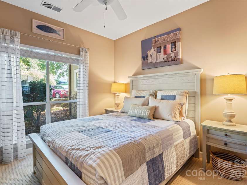 18009 Kings Point Drive, Cornelius, NC 28031.  MLS# CAR4315255, YatesRealty ID 5964. 