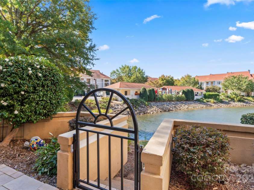 18009 Kings Point Drive, Cornelius, NC 28031.  MLS# CAR4315255, YatesRealty ID 5964. 