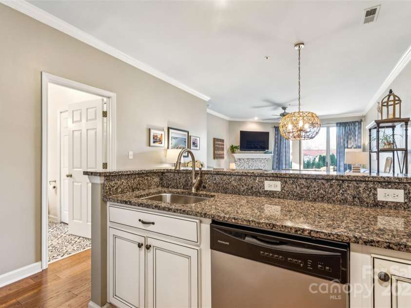 18009 Kings Point Drive, Cornelius, NC 28031.  MLS# CAR4315255, YatesRealty ID 5964. 