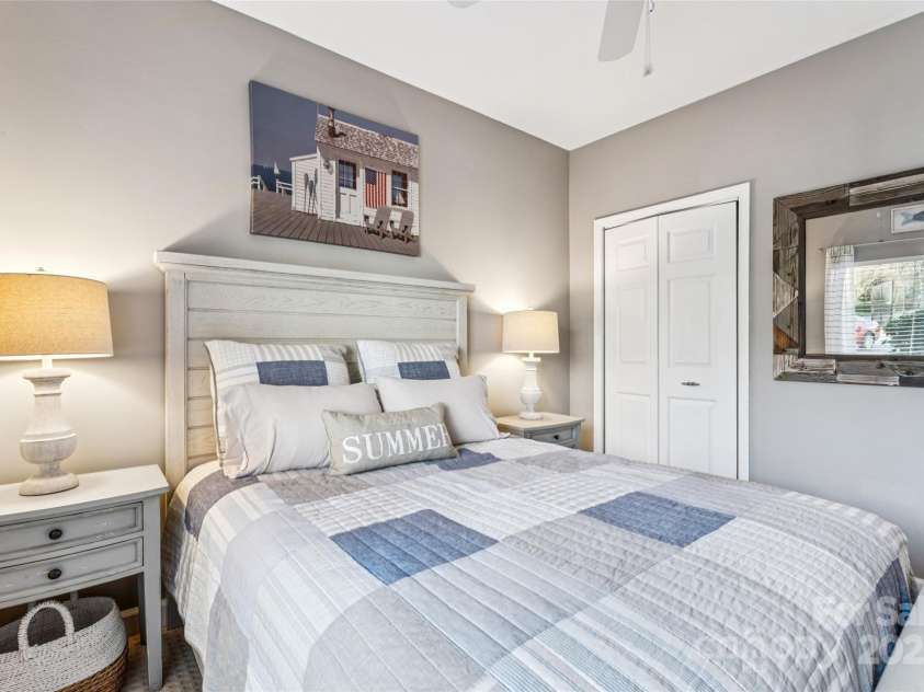 18009 Kings Point Drive, Cornelius, NC 28031.  MLS# CAR4315255, YatesRealty ID 5964. 