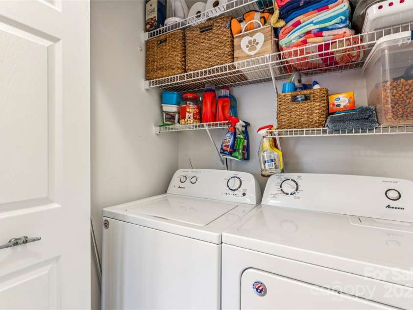 18009 Kings Point Drive, Cornelius, NC 28031.  MLS# CAR4315255, YatesRealty ID 5964. 