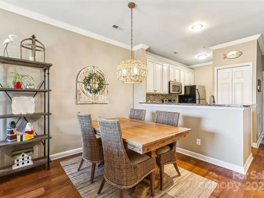 18009 Kings Point Drive, Cornelius, NC 28031.  MLS# CAR4315255, YatesRealty ID 5964. 