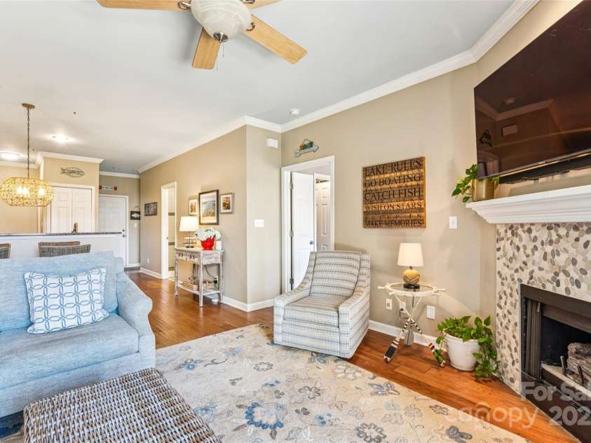 18009 Kings Point Drive, Cornelius, NC 28031.  MLS# CAR4315255, YatesRealty ID 5964. 