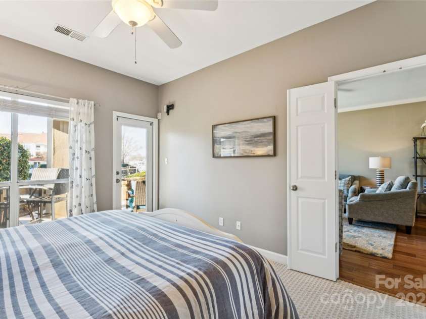 18009 Kings Point Drive, Cornelius, NC 28031.  MLS# CAR4315255, YatesRealty ID 5964. 