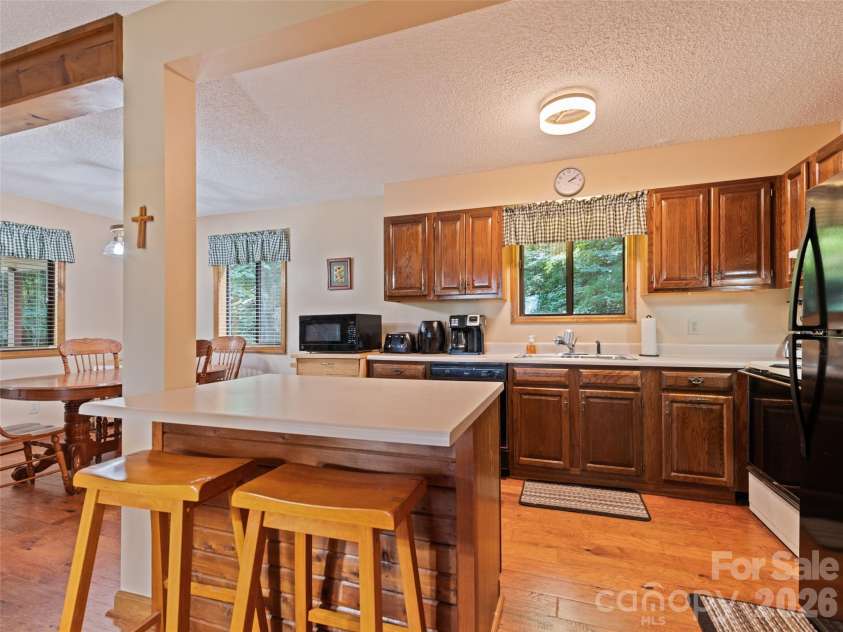 1672 Summit Drive, Maggie Valley, NC 28751.  MLS# CAR4356667, YatesRealty ID 5965. 