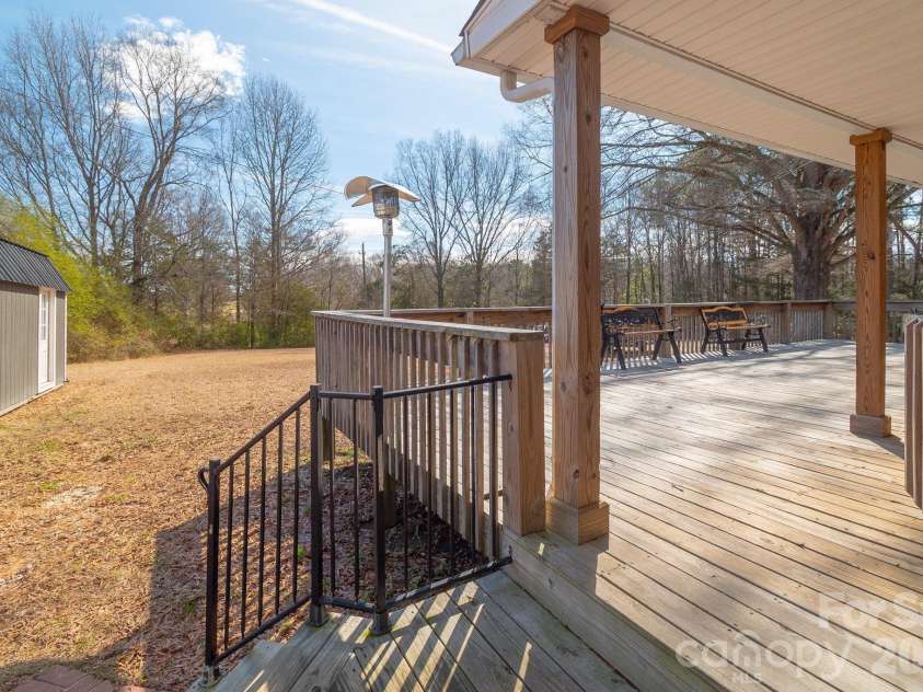1099 Potter Road, Lancaster, SC 29720.  MLS# CAR4342650, YatesRealty ID 5968. 