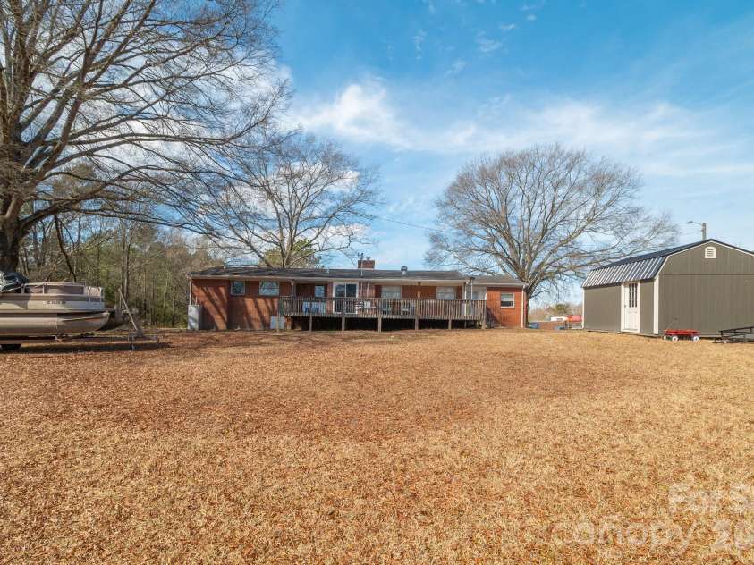 1099 Potter Road, Lancaster, SC 29720.  MLS# CAR4342650, YatesRealty ID 5968. 