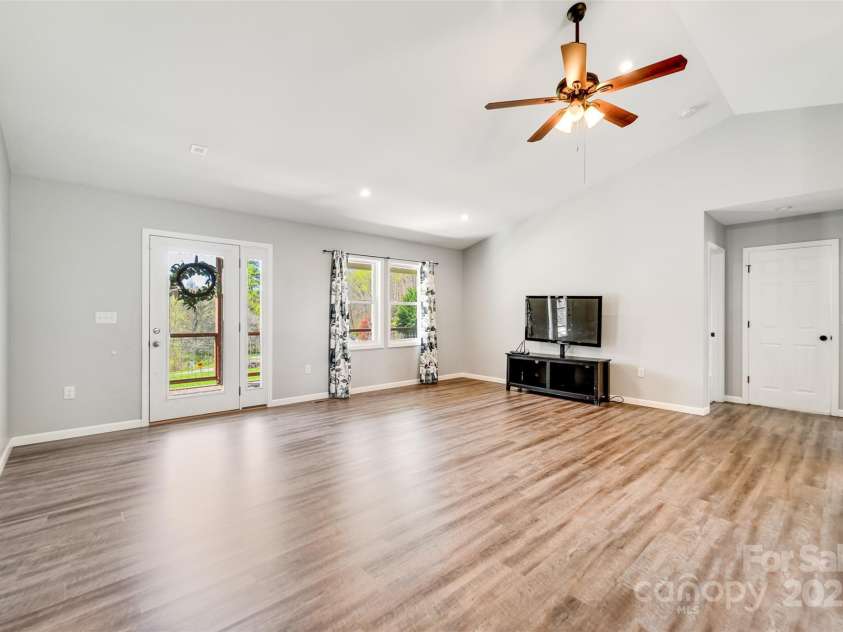 2349 East Fork Road, Sylva, NC 28779.  MLS# CAR4246226, YatesRealty ID 5969. 