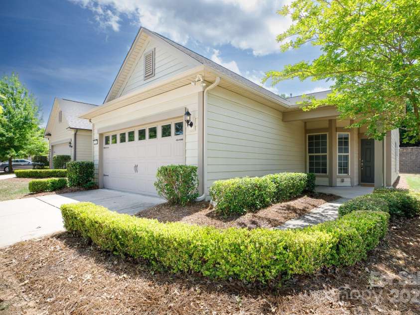 238 Cherrytree Drive, Fort Mill, SC 29715.  MLS# CAR4263400, YatesRealty ID 5969. 