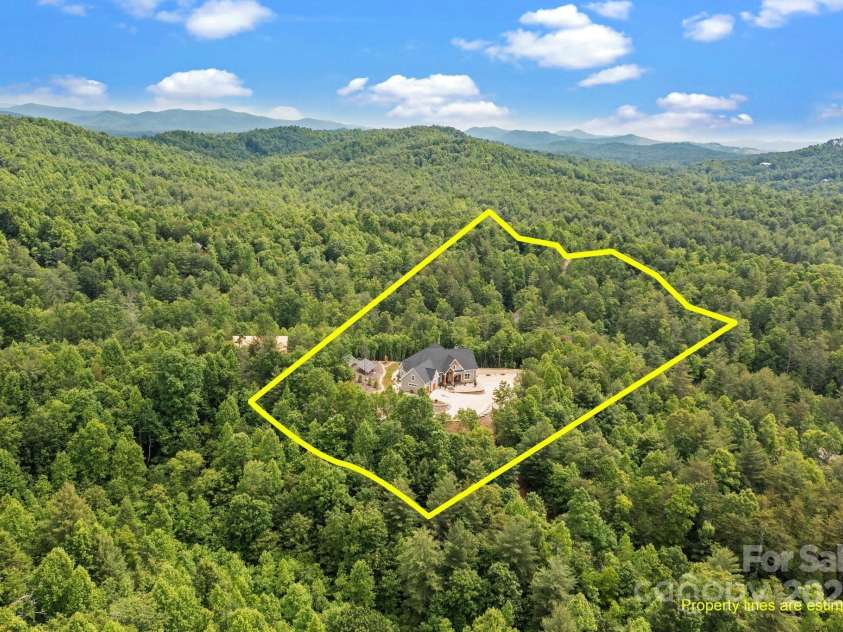 5360 Low Country Road, Lenoir, NC 28645.  MLS# CAR4252044, YatesRealty ID 597. Approximate property lines