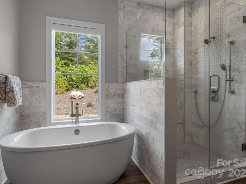 5360 Low Country Road, Lenoir, NC 28645.  MLS# CAR4252044, YatesRealty ID 597. Primary Bath